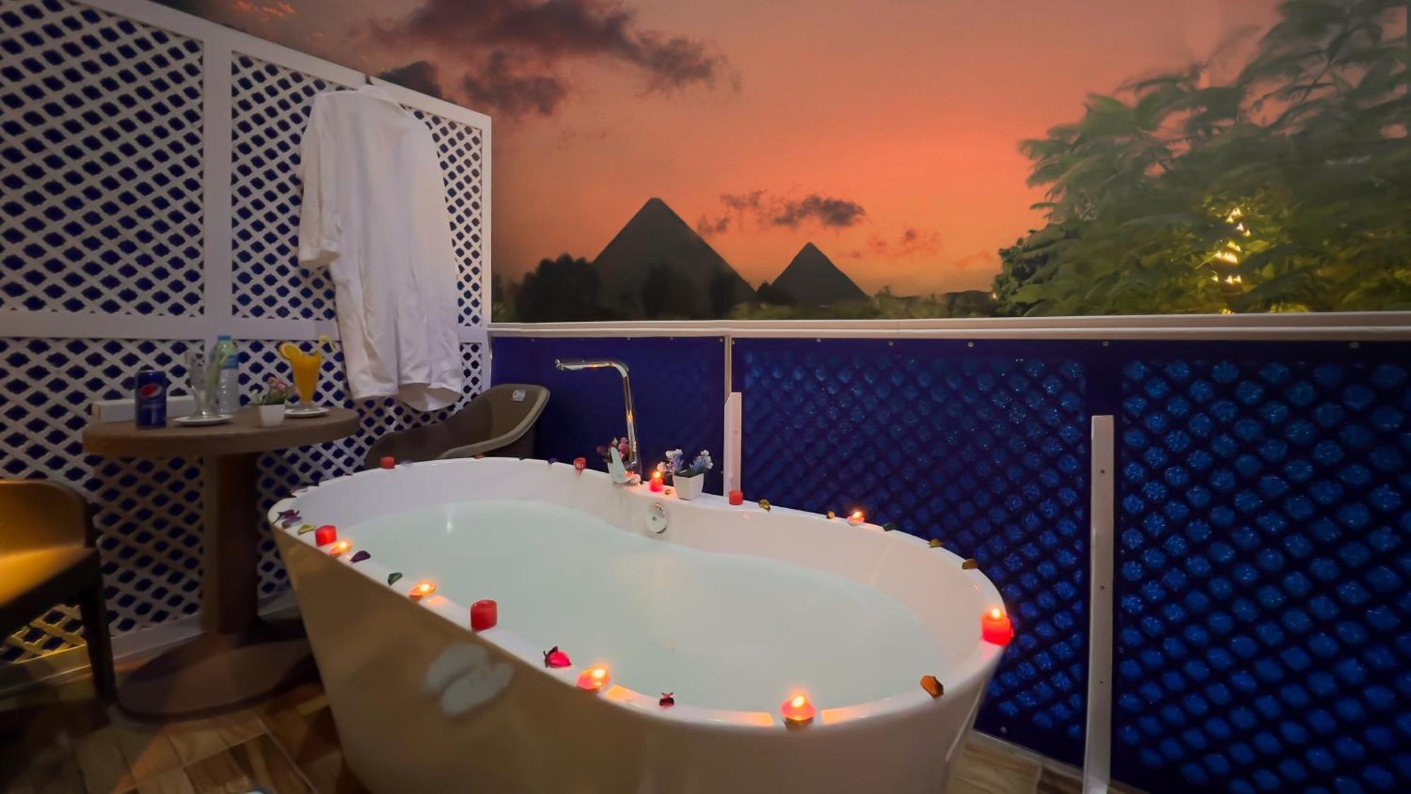 Turquoise Pyramids & Grand Egyptian Museum View Hotel Kafret el-Gabal 외부 사진