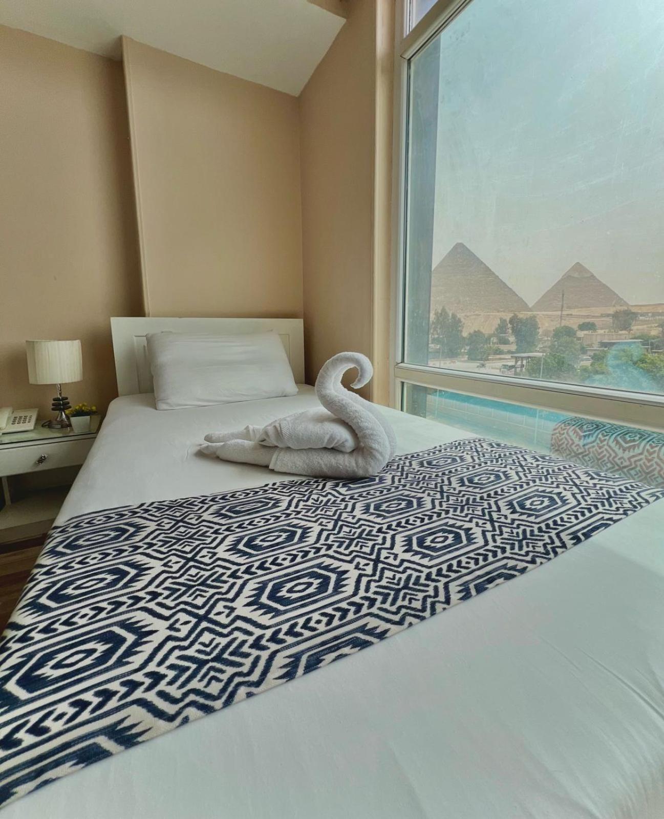 Turquoise Pyramids & Grand Egyptian Museum View Hotel Kafret el-Gabal 외부 사진