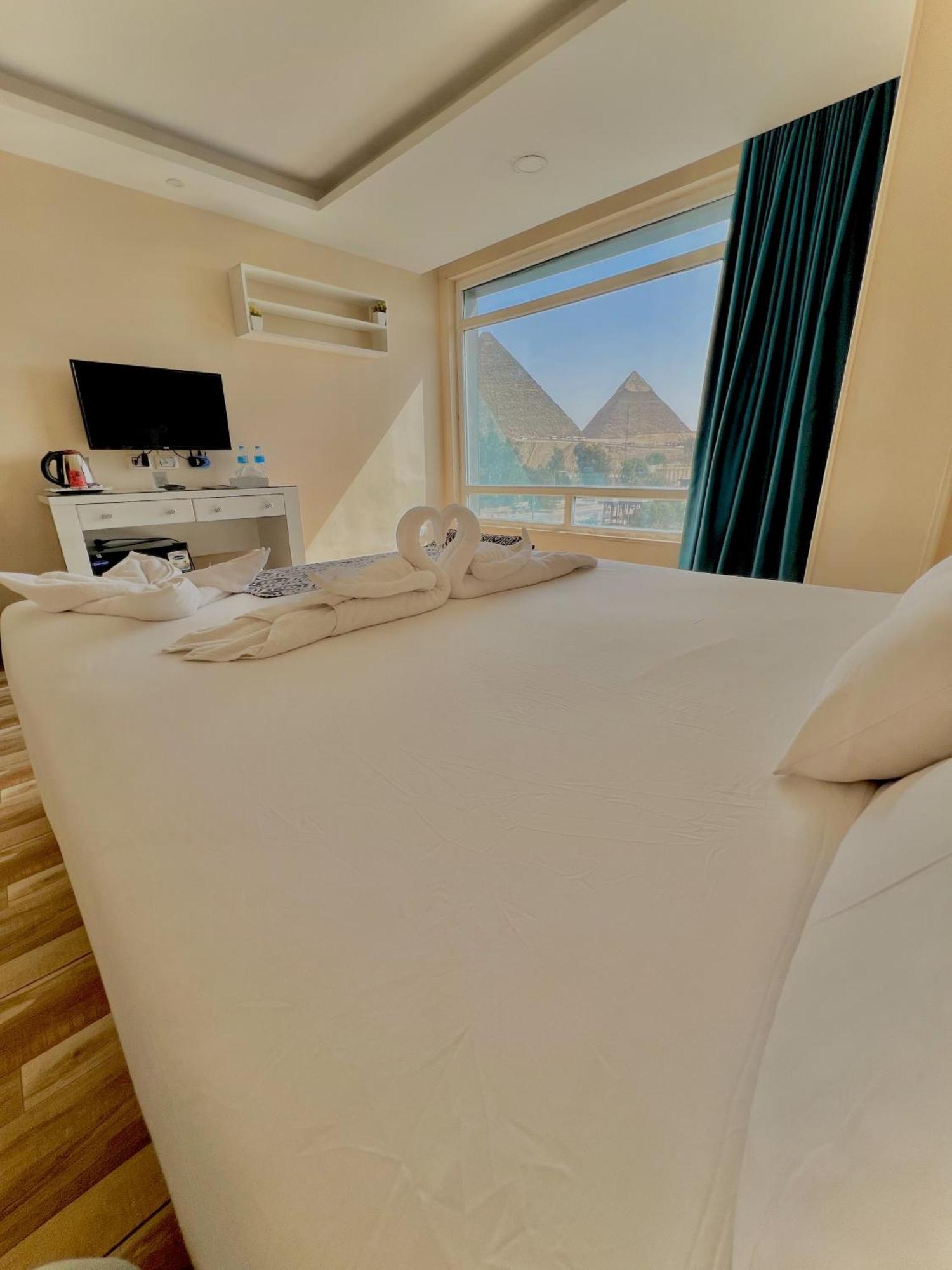 Turquoise Pyramids & Grand Egyptian Museum View Hotel Kafret el-Gabal 외부 사진