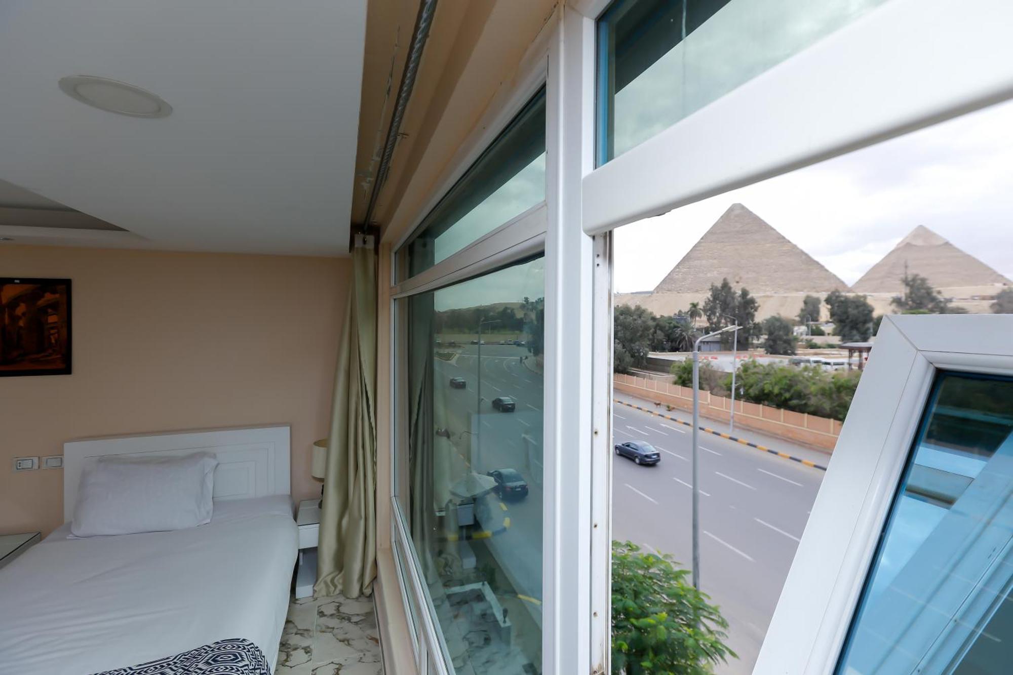 Turquoise Pyramids & Grand Egyptian Museum View Hotel Kafret el-Gabal 외부 사진